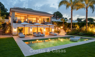 Villa de lujo elegantemente renovada y lista para entrar a vivir en el corazón del Valle del Golf de Nueva Andalucía, Marbella 783213 