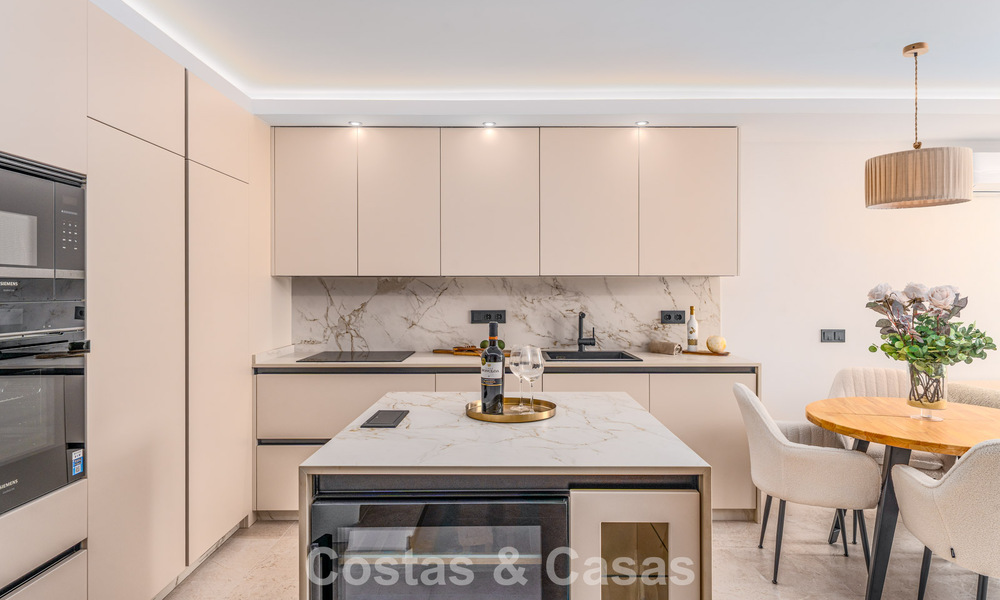 Ático dúplex listo para entrar a vivir en venta en un complejo cerrado en Rio Verde - Nueva Andalucía, Marbella 782224