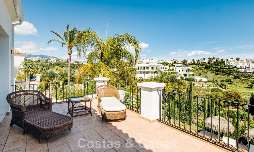Villa mediterránea lista para entrar a vivir en un complejo de golf cerrado en la Nueva Milla de Oro, entre Marbella y Estepona 782146