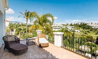 Villa mediterránea lista para entrar a vivir en un complejo de golf cerrado en la Nueva Milla de Oro, entre Marbella y Estepona 782146 