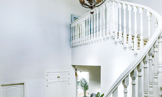 Villa mediterránea lista para entrar a vivir en un complejo de golf cerrado en la Nueva Milla de Oro, entre Marbella y Estepona 782153 