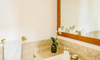 Villa mediterránea lista para entrar a vivir en un complejo de golf cerrado en la Nueva Milla de Oro, entre Marbella y Estepona 782154 