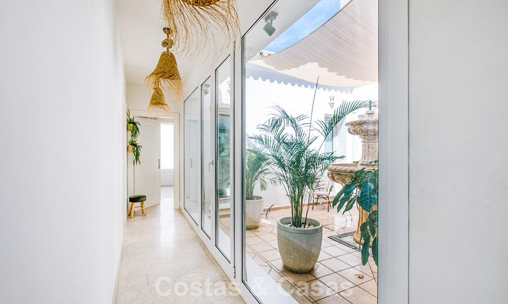 Villa mediterránea lista para entrar a vivir en un complejo de golf cerrado en la Nueva Milla de Oro, entre Marbella y Estepona 782174