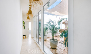 Villa mediterránea lista para entrar a vivir en un complejo de golf cerrado en la Nueva Milla de Oro, entre Marbella y Estepona 782174 