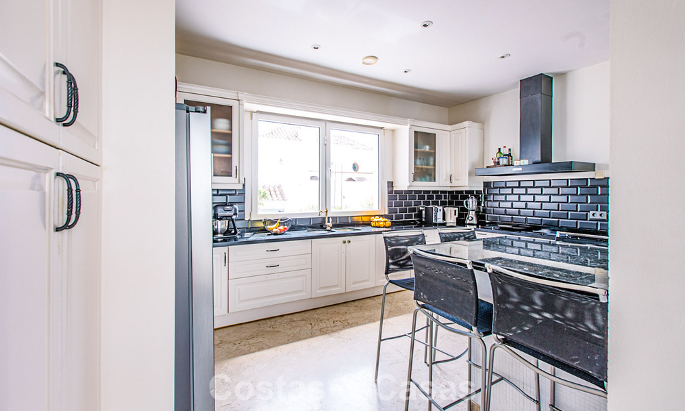 Villa mediterránea lista para entrar a vivir en un complejo de golf cerrado en la Nueva Milla de Oro, entre Marbella y Estepona 782175