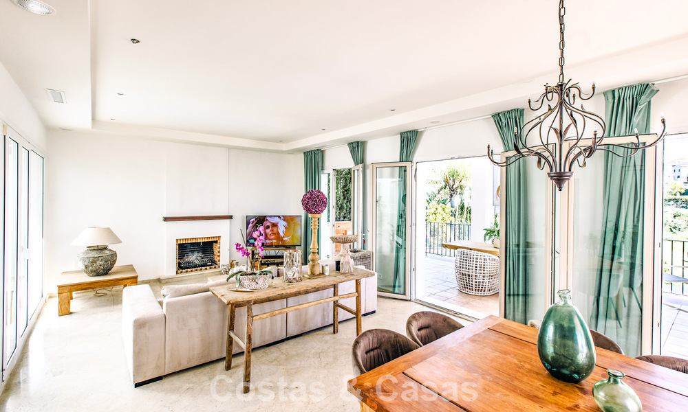 Villa mediterránea lista para entrar a vivir en un complejo de golf cerrado en la Nueva Milla de Oro, entre Marbella y Estepona 782178