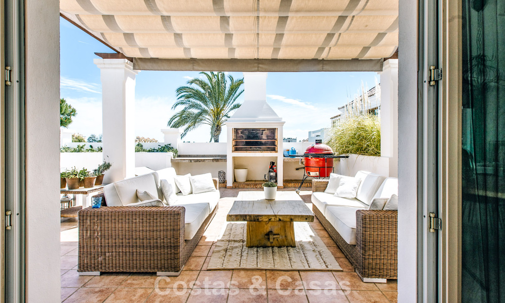 Villa mediterránea lista para entrar a vivir en un complejo de golf cerrado en la Nueva Milla de Oro, entre Marbella y Estepona 782180