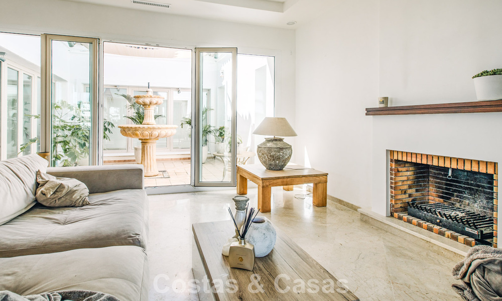 Villa mediterránea lista para entrar a vivir en un complejo de golf cerrado en la Nueva Milla de Oro, entre Marbella y Estepona 782184