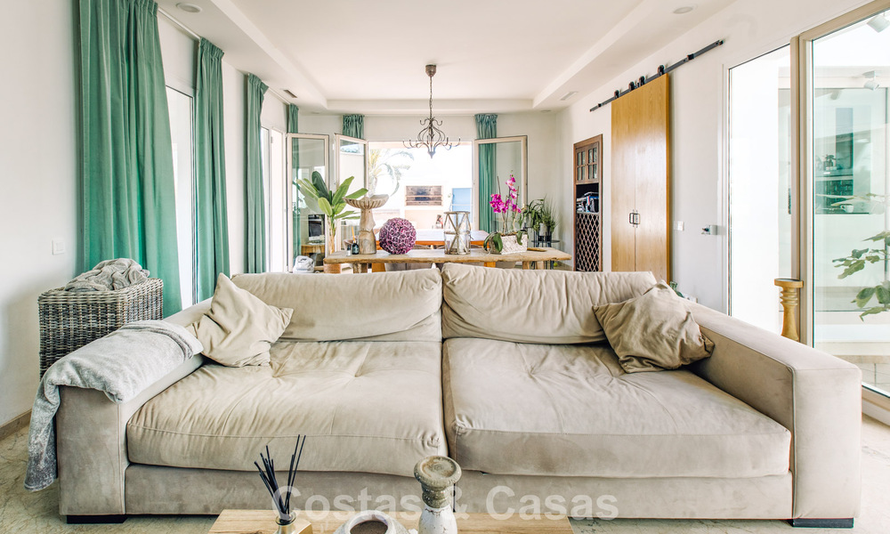 Villa mediterránea lista para entrar a vivir en un complejo de golf cerrado en la Nueva Milla de Oro, entre Marbella y Estepona 782185