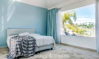 Villa mediterránea lista para entrar a vivir en un complejo de golf cerrado en la Nueva Milla de Oro, entre Marbella y Estepona 782188 