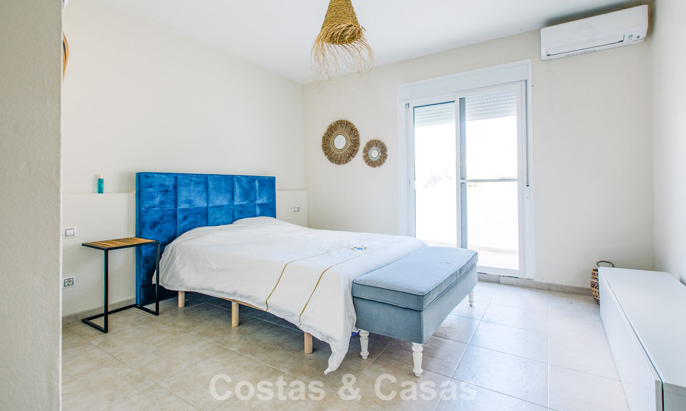 Villa mediterránea lista para entrar a vivir en un complejo de golf cerrado en la Nueva Milla de Oro, entre Marbella y Estepona 782194