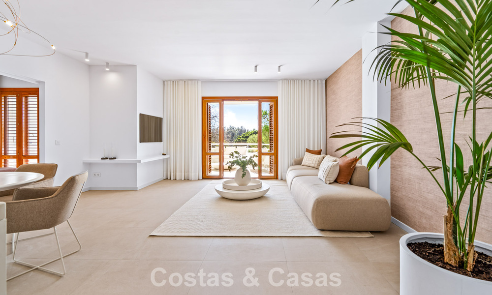 Apartamento de 3 dormitorios listo para entrar a vivir en un complejo en primera línea de golf en Nueva Andalucía, Marbella 782264