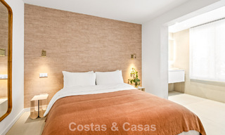 Apartamento de 3 dormitorios listo para entrar a vivir en un complejo en primera línea de golf en Nueva Andalucía, Marbella 782279 