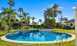 Apartamento de 3 dormitorios listo para entrar a vivir en un complejo en primera línea de golf en Nueva Andalucía, Marbella 782282 