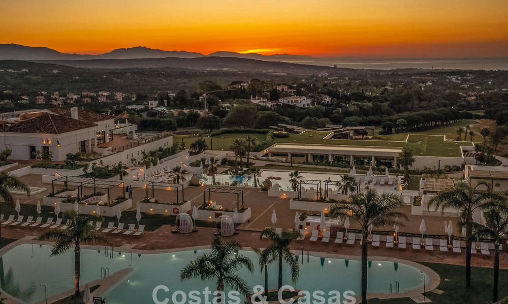 Nueva villa de lujo de alta gama con vistas al golf y al mar en venta en La Reserva Club, Sotogrande, Costa del Sol 782022