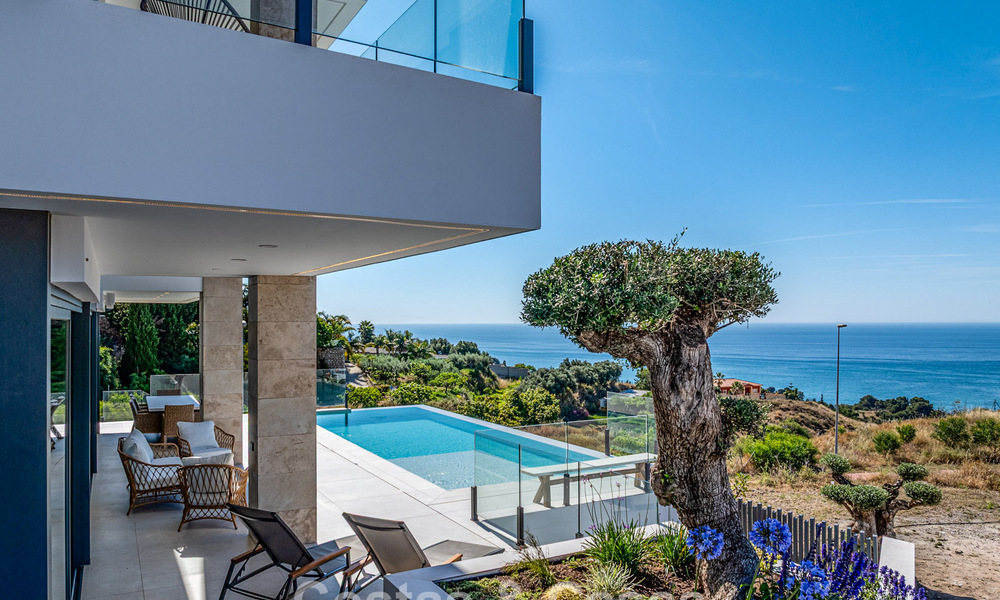 Villa lista para entrar a vivir con vistas al mar, en venta en una tranquila zona residencial de Benalmádena, Costa del Sol. 782316