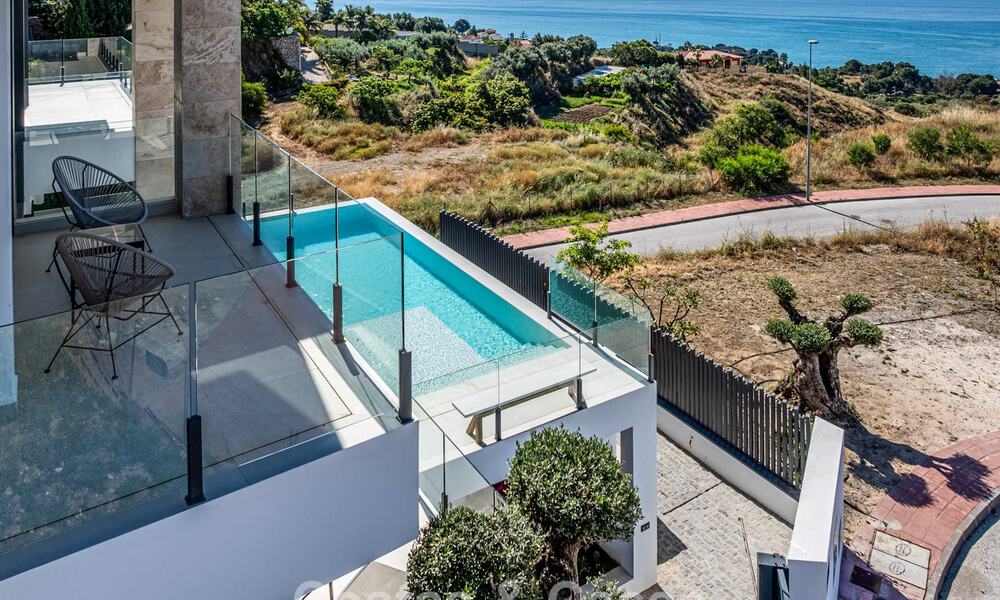 Villa lista para entrar a vivir con vistas al mar, en venta en una tranquila zona residencial de Benalmádena, Costa del Sol. 782317