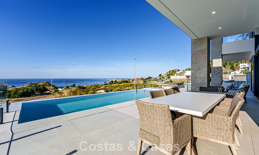 Villa lista para entrar a vivir con vistas al mar, en venta en una tranquila zona residencial de Benalmádena, Costa del Sol. 782321