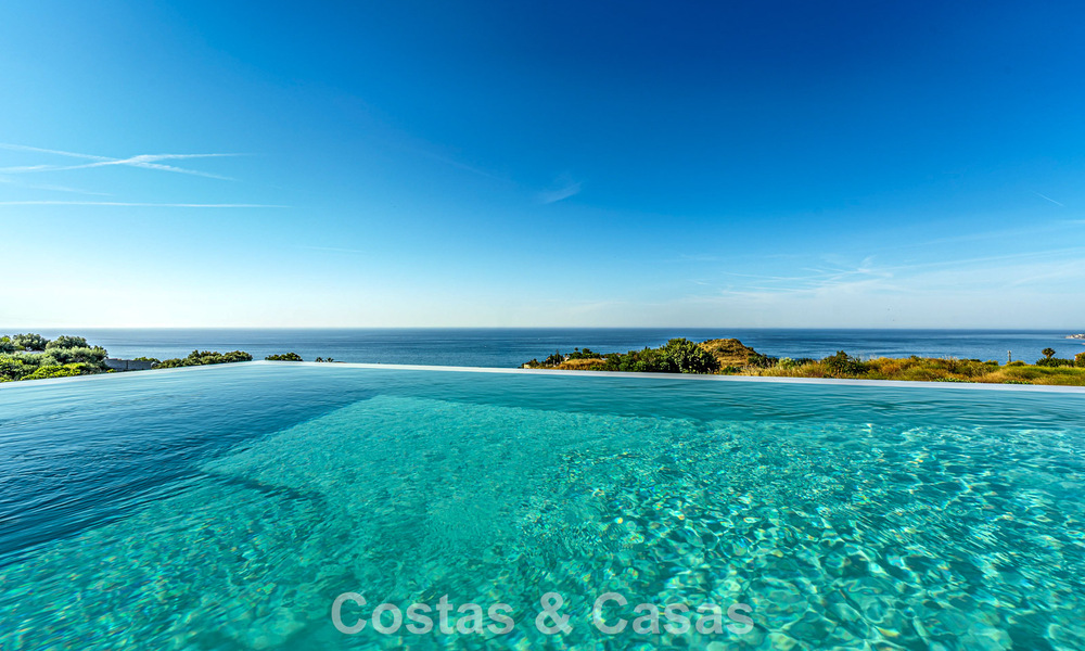 Villa lista para entrar a vivir con vistas al mar, en venta en una tranquila zona residencial de Benalmádena, Costa del Sol. 782322