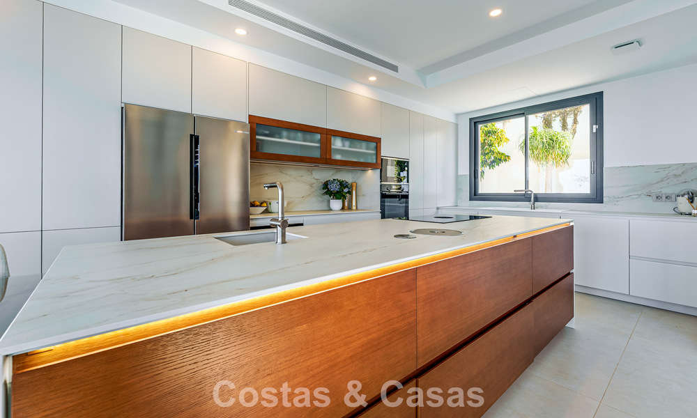 Villa lista para entrar a vivir con vistas al mar, en venta en una tranquila zona residencial de Benalmádena, Costa del Sol. 782331