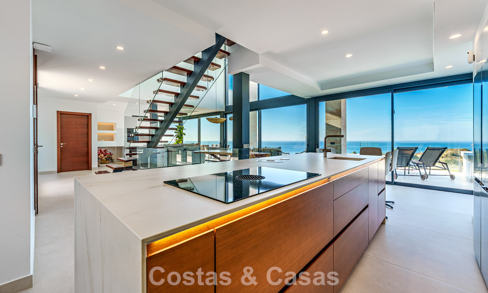 Villa lista para entrar a vivir con vistas al mar, en venta en una tranquila zona residencial de Benalmádena, Costa del Sol. 782332