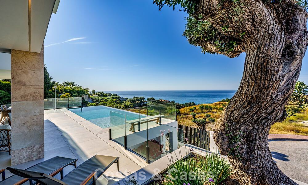 Villa lista para entrar a vivir con vistas al mar, en venta en una tranquila zona residencial de Benalmádena, Costa del Sol. 782335