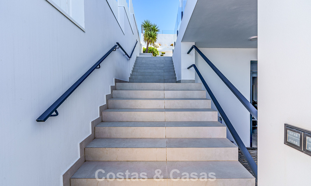 Villa lista para entrar a vivir con vistas al mar, en venta en una tranquila zona residencial de Benalmádena, Costa del Sol. 782352