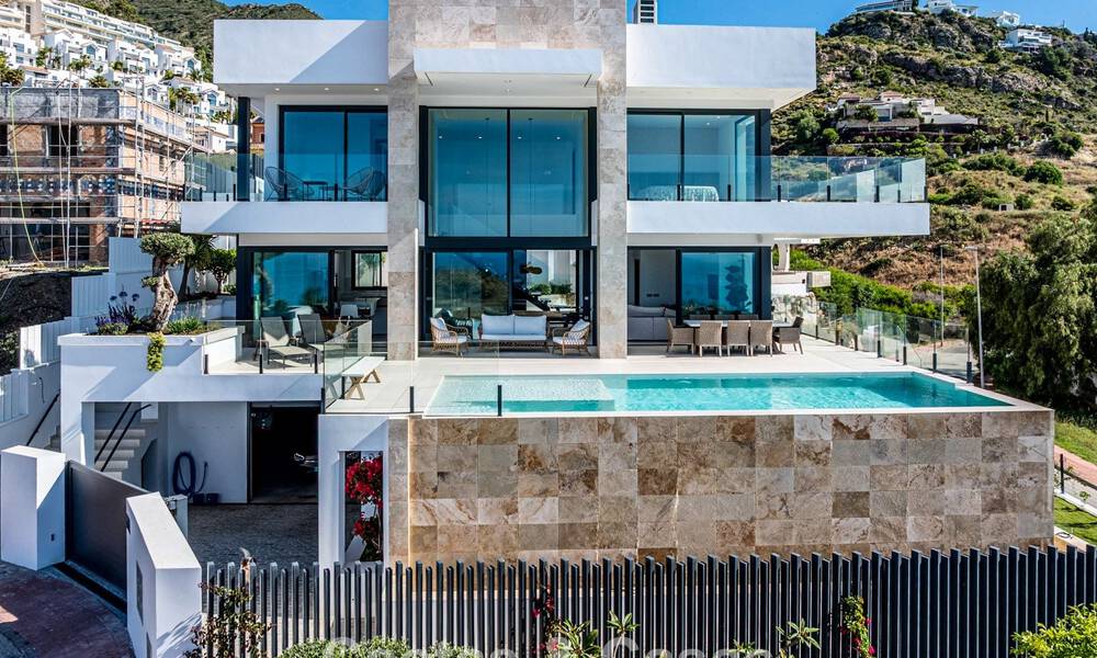 Villa lista para entrar a vivir con vistas al mar, en venta en una tranquila zona residencial de Benalmádena, Costa del Sol. 782363