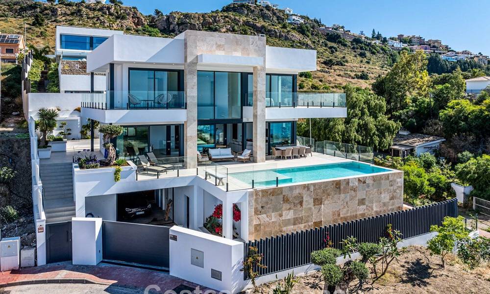 Villa lista para entrar a vivir con vistas al mar, en venta en una tranquila zona residencial de Benalmádena, Costa del Sol. 782364