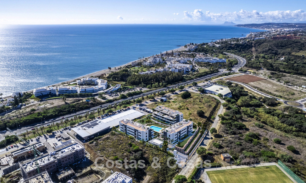 Apartamentos contemporáneos de nueva construcción con impresionantes vistas al mar en venta cerca del centro de Estepona 783348