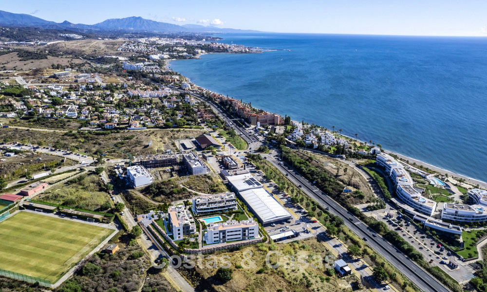 Apartamentos contemporáneos de nueva construcción con impresionantes vistas al mar en venta cerca del centro de Estepona 783349