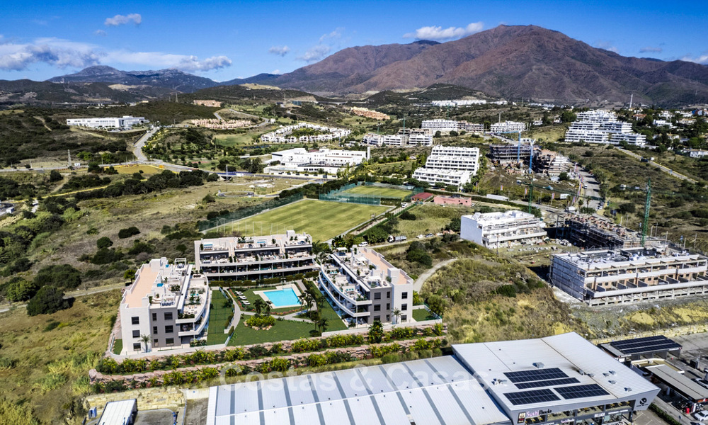 Apartamentos contemporáneos de nueva construcción con impresionantes vistas al mar en venta cerca del centro de Estepona 783350