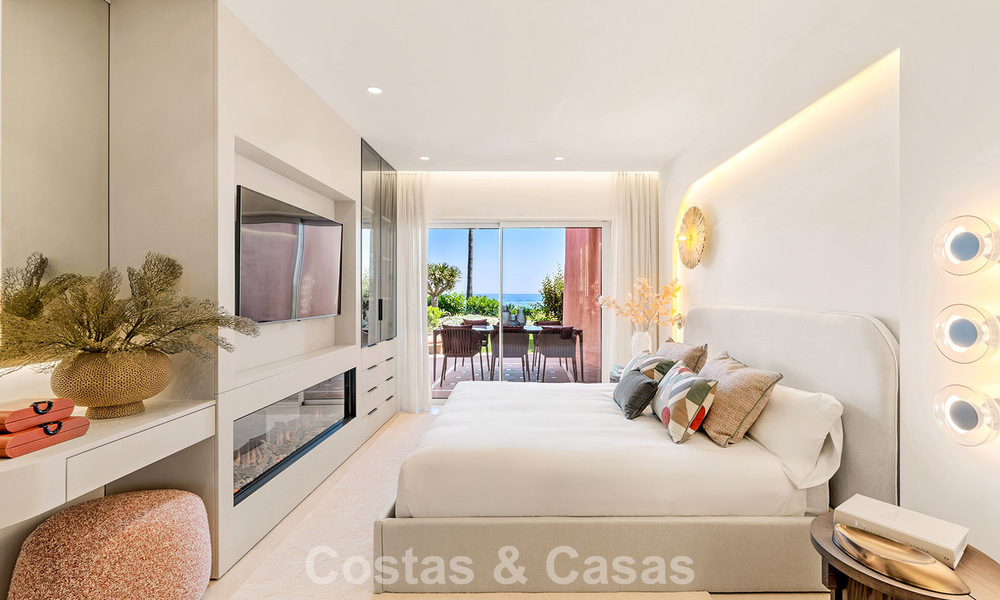 Apartamento reformado de alta calidad y vistas abiertas al mar en venta, en primera línea de playa entre Marbella y Estepona 783418