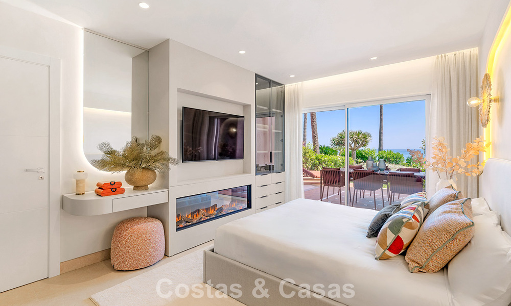 Apartamento reformado de alta calidad y vistas abiertas al mar en venta, en primera línea de playa entre Marbella y Estepona 783421