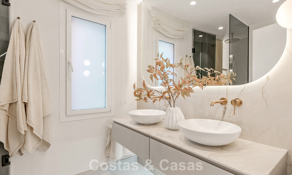 Apartamento reformado de alta calidad y vistas abiertas al mar en venta, en primera línea de playa entre Marbella y Estepona 783432