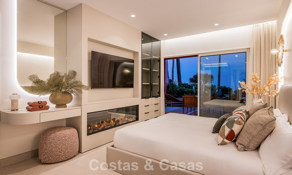 Apartamento reformado de alta calidad y vistas abiertas al mar en venta, en primera línea de playa entre Marbella y Estepona 783442