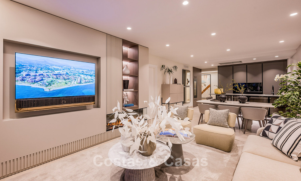 Apartamento reformado de alta calidad y vistas abiertas al mar en venta, en primera línea de playa entre Marbella y Estepona 783447