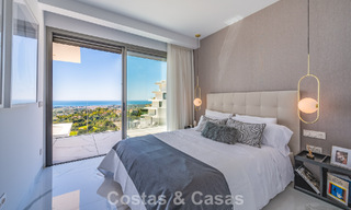 Sofisticado apartamento con vistas al mar en venta en un complejo boutique cerrado en las colinas de Marbella - Benahavis 783491 