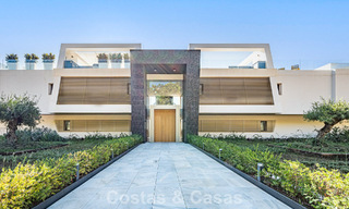 Sofisticado apartamento con vistas al mar en venta en un complejo boutique cerrado en las colinas de Marbella - Benahavis 783500 