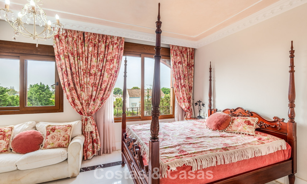 Ático dúplex espacioso con piscina en venta en una urbanización con campo de golf cerca de Guadalmina Baja, Marbella - Estepona 783531