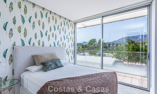 Moderno apartamento de 4 dormitorios en primera línea de playa con vistas al mar en venta en Estepona, Costa del Sol 782688 