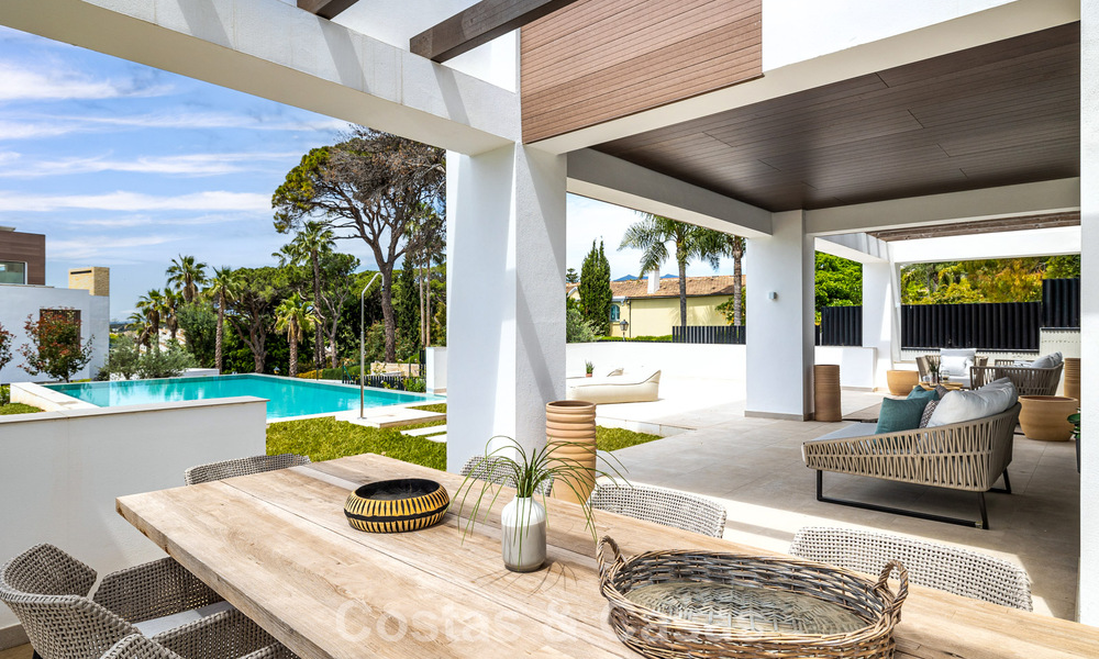 Villa contemporánea en venta a un paso de la playa y todos los servicios en Marbella ciudad 783507