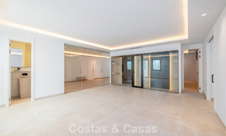 Villa contemporánea en venta a un paso de la playa y todos los servicios en Marbella ciudad 783515 