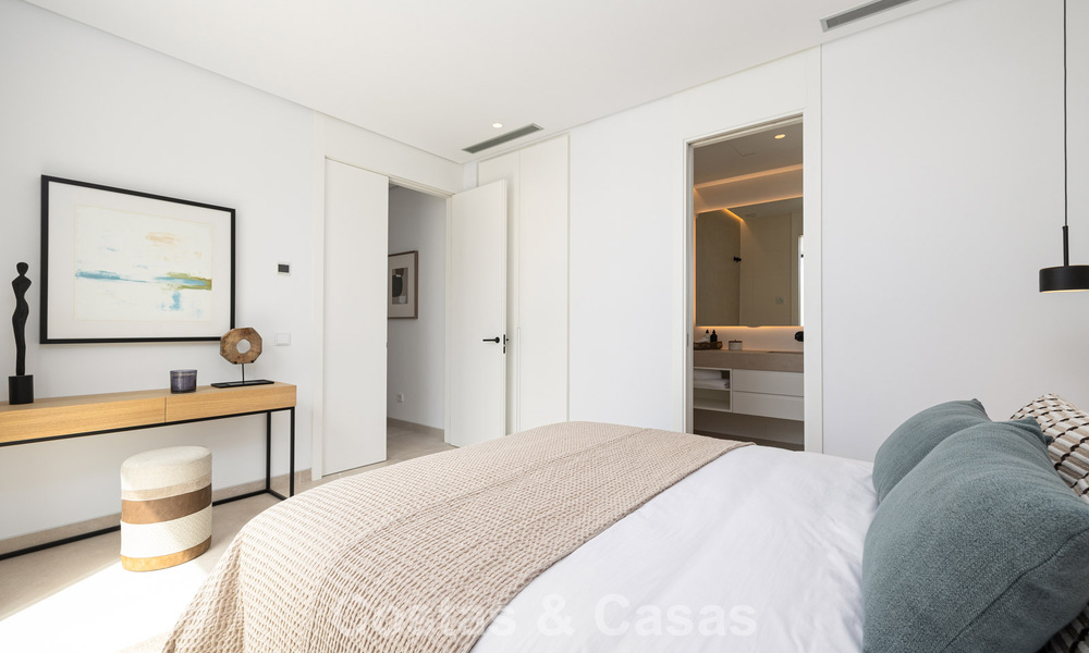 Villa contemporánea en venta a un paso de la playa y todos los servicios en Marbella ciudad 783519