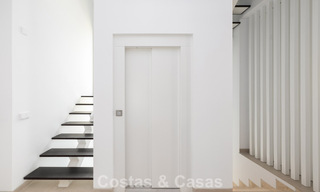 Villa contemporánea en venta a un paso de la playa y todos los servicios en Marbella ciudad 783525 