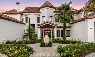 Villa en primera línea de golf con vistas al campo de golf y al mar en venta en el resort de golf de 5* en Marbella - Benahavís 783360 