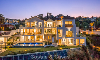 Villa en primera línea de golf con vistas al campo de golf y al mar en venta en el resort de golf de 5* en Marbella - Benahavís 783363 