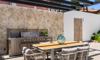 Villa en primera línea de golf con vistas al campo de golf y al mar en venta en el resort de golf de 5* en Marbella - Benahavís 783364 