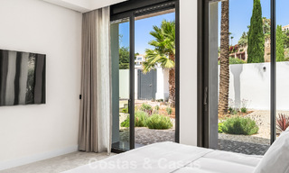 Villa en primera línea de golf con vistas al campo de golf y al mar en venta en el resort de golf de 5* en Marbella - Benahavís 783374 