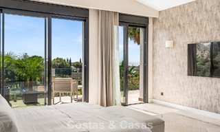 Villa en primera línea de golf con vistas al campo de golf y al mar en venta en el resort de golf de 5* en Marbella - Benahavís 783376 